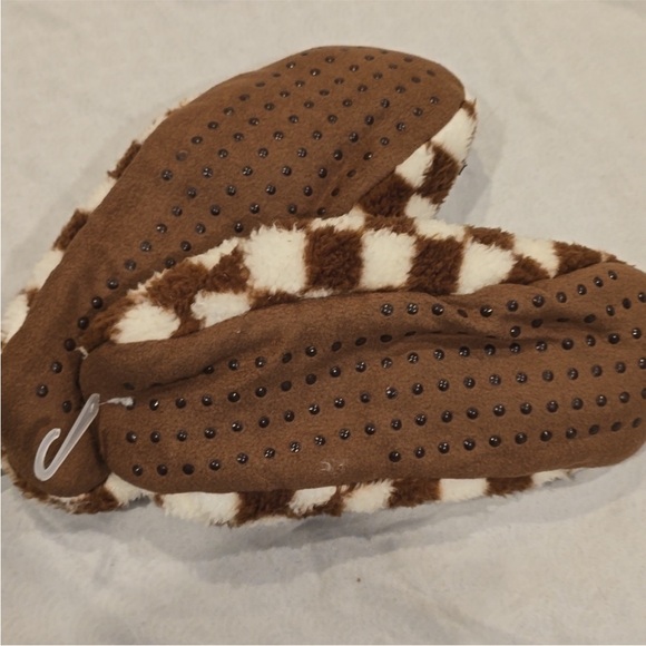 Cozy Checkered Slipper socks - Picture 2 of 3